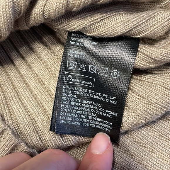 H&M Beige Ribbed Sweater Set - Picture 13 of 13